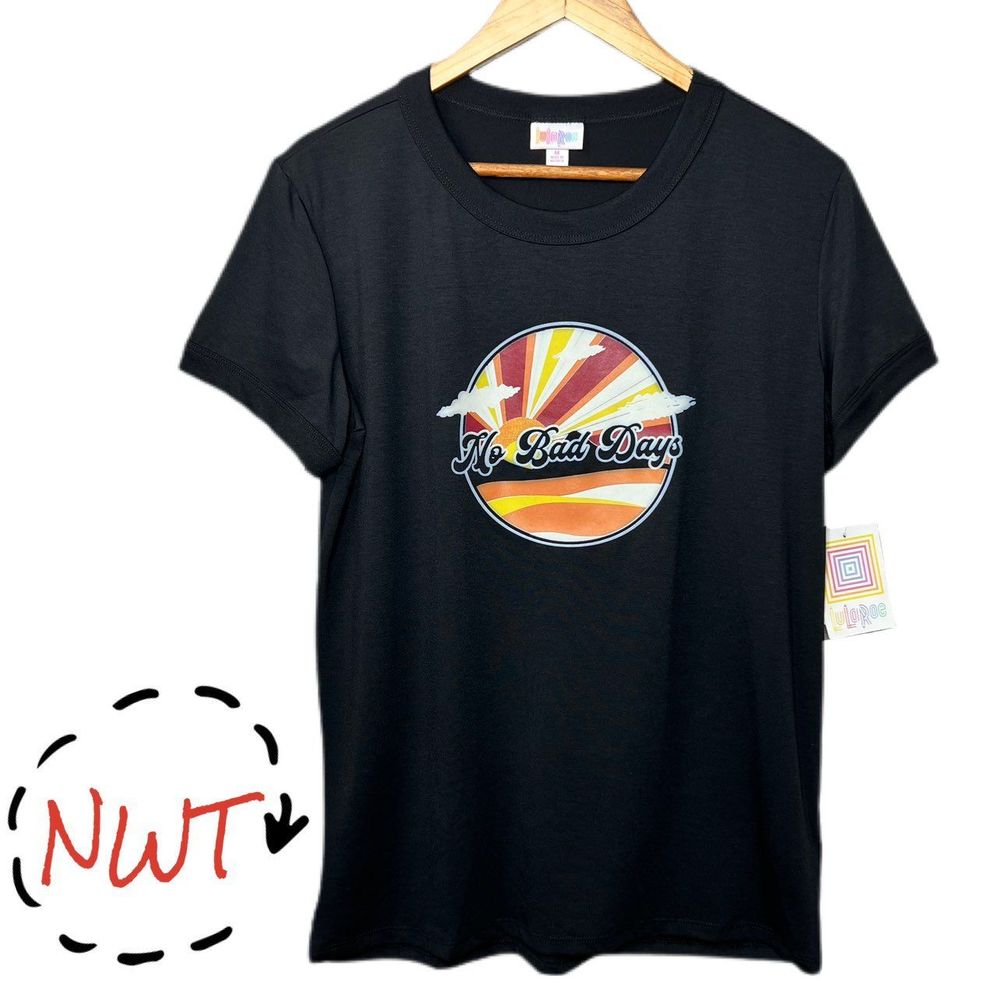 NWT M T-shirt No Bad Days black graphic, Liv, LuLaRoe